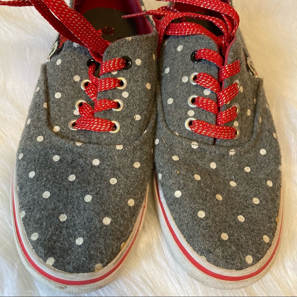 Minnie Mouse Shoes - Picture 3 of 8